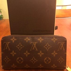 Authentic Louis Vuitton Zippy Wallet
